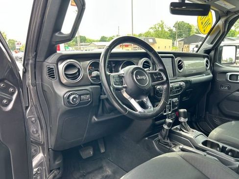 Used 2020 Jeep Wrangler Unlimited Sahara AWD/4WD image 29