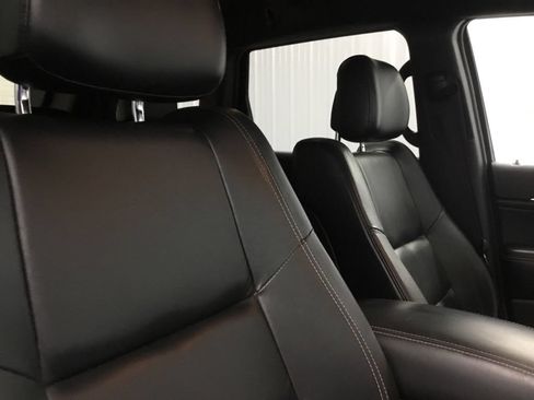 Used 2017 Jeep Grand Cherokee Limited AWD/4WD image 19