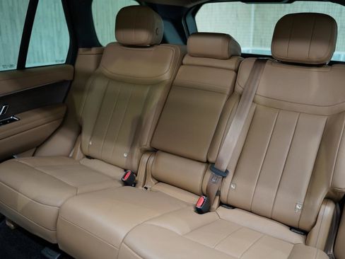Used 2025 Land Rover Range Rover SE AWD/4WD image 32