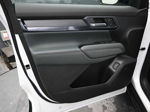 New 2026 GMC Terrain AT4 w/ Convenience Package III image 21