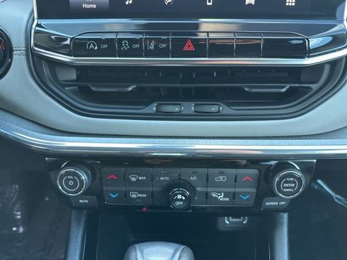 Used 2022 Jeep Compass Limited image 15