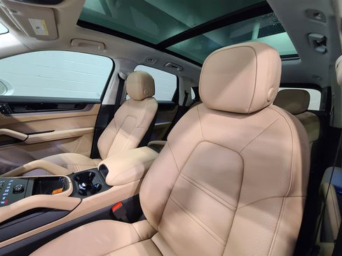 New 2026 Porsche Cayenne image 5