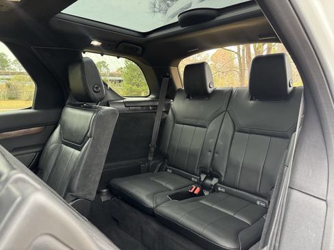 Used 2018 Land Rover Discovery HSE image 19