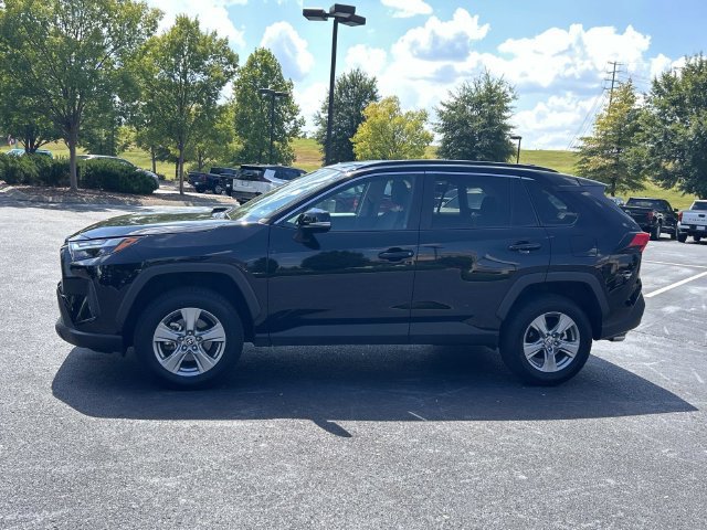 Used 2025 Toyota RAV4 XLE AWD/4WD image 7