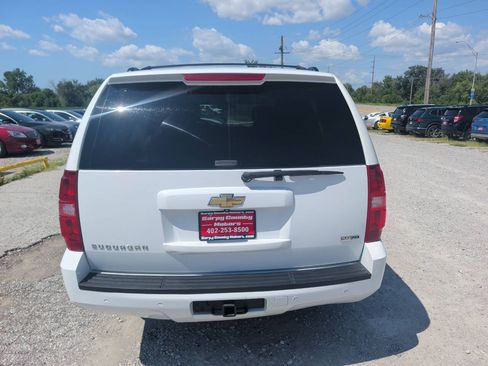 Used 2011 Chevrolet Suburban LT AWD/4WD image 4