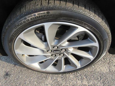 Used 2023 Lincoln Nautilus Reserve w/ Equipment Group 201A image 9