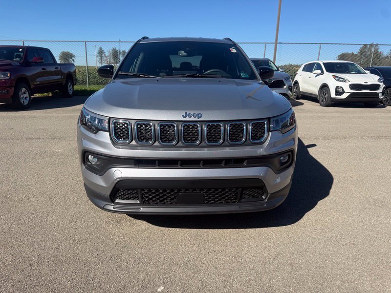 Used 2023 Jeep Compass Latitude AWD/4WD image 12