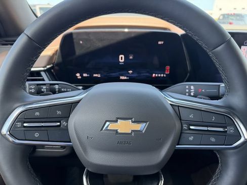 Used 2025 Chevrolet Tahoe High Country AWD/4WD image 32