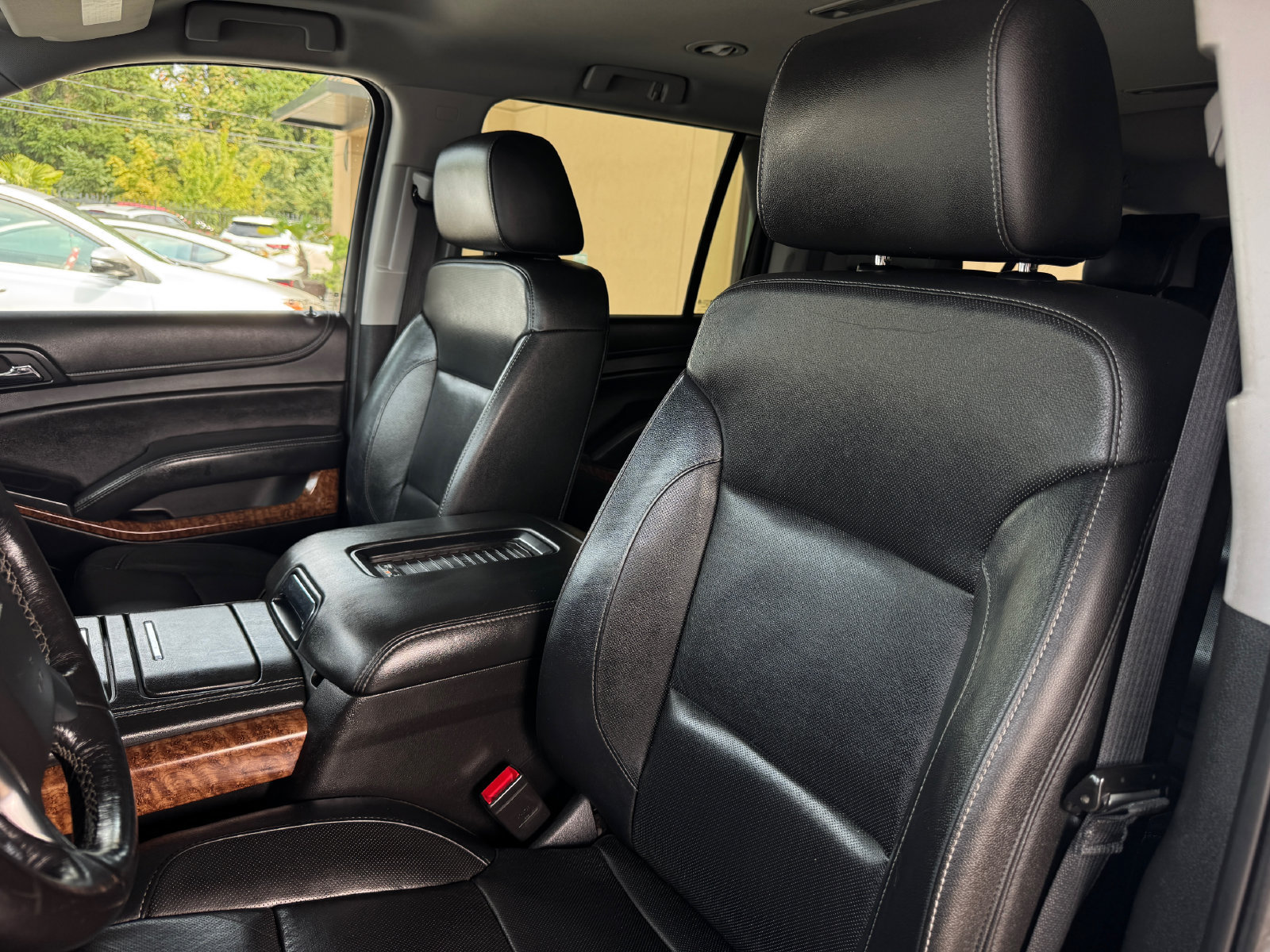 Used 2018 Chevrolet Suburban Premier RWD image 11