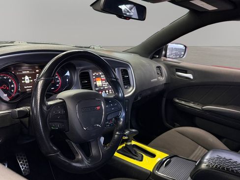 Used 2019 Dodge Charger R/T w/ Blacktop Package RWD image 15