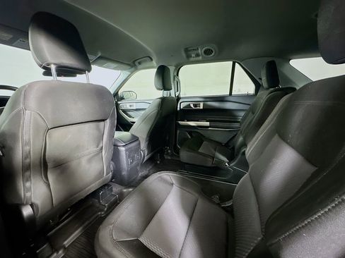 Used 2023 Ford Explorer XLT RWD image 12