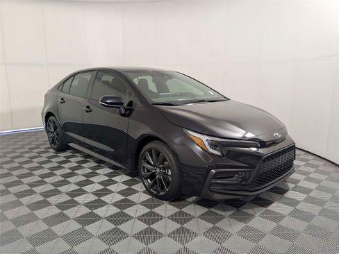 Certified 2024 Toyota Corolla SE FWD image 3
