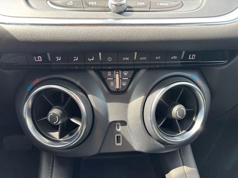 Used 2022 Chevrolet Blazer LT FWD image 30