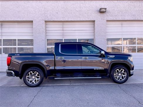 Used 2023 GMC Sierra 1500 SLT image 1