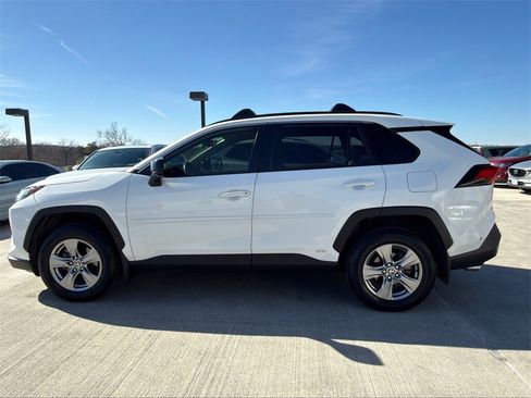 Used 2023 Toyota RAV4 LE image 6