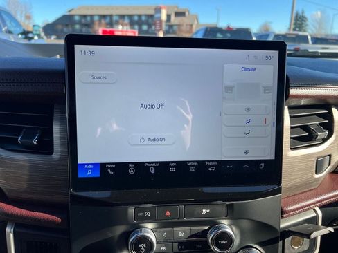 Used 2023 Ford Expedition Max Limited image 19