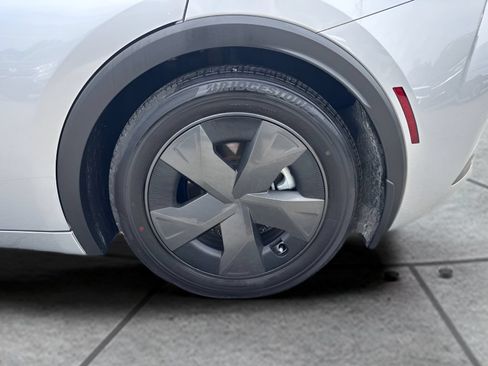 Used 2026 Toyota Prius LE FWD image 20