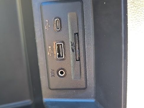 Used 2019 Chevrolet Silverado 1500 High Country image 25