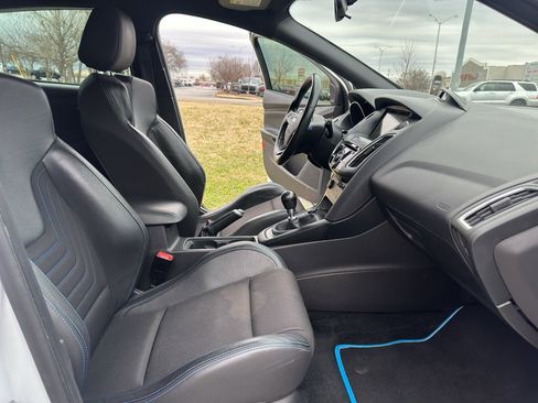 Used 2017 Ford Focus RS image 29