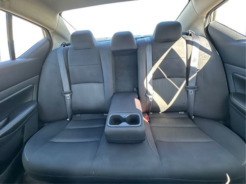 Used 2024 Nissan Altima 2.5 SV FWD image 14