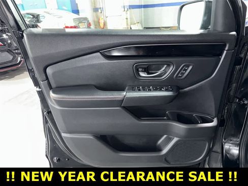 Used 2023 Honda Pilot TrailSport image 33