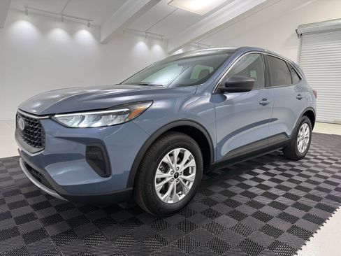 Used 2024 Ford Escape Active w/ Tech Pack #1 image 3