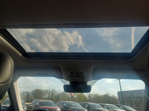 Used 2023 Toyota Highlander XLE image 20