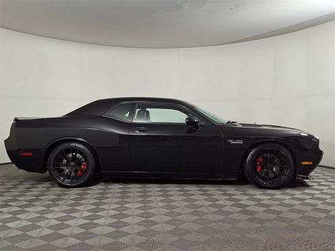 Used 2010 Dodge Challenger SRT8 w/ SRT Option Group II image 9