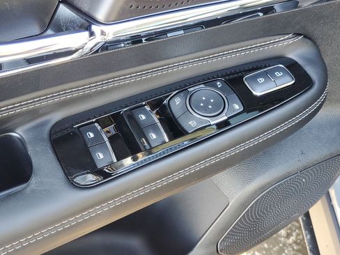 New 2026 Lincoln Corsair Premiere image 10