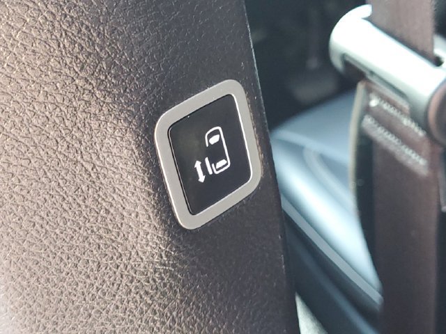 Used 2025 Chrysler Pacifica Select FWD image 35