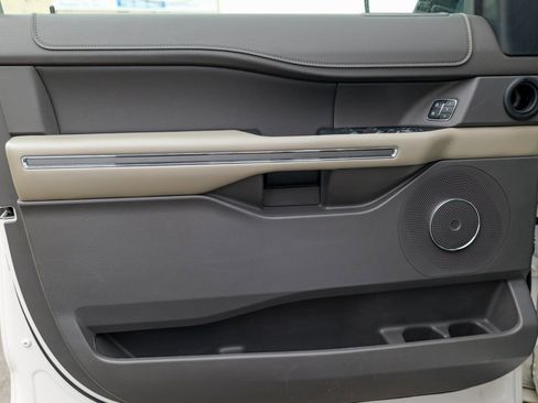 Used 2018 Ford Expedition XLT w/ Equipment Group 202A image 14