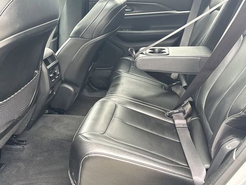 Used 2023 Jeep Grand Cherokee Limited image 22