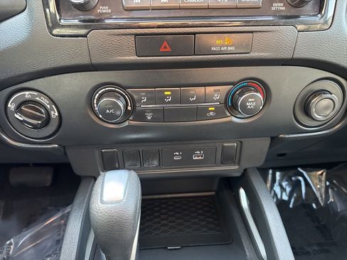 Used 2022 Nissan Frontier SV image 19