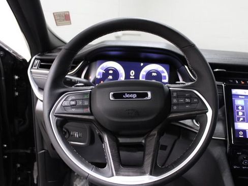 Used 2024 Jeep Grand Cherokee L Limited w/ Luxury Tech Group II AWD/4WD image 35