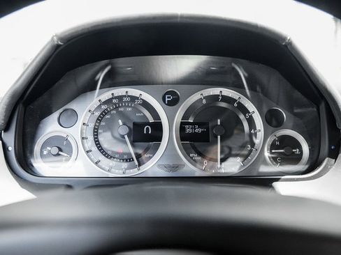 Used 2013 Aston Martin DB9 Coupe RWD image 19