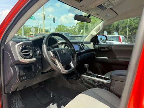 Used 2016 Toyota Tacoma SR5 w/ Towing Package RWD image 9