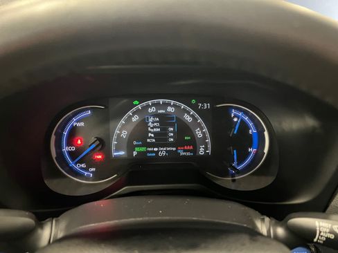 Used 2022 Toyota RAV4 Limited AWD/4WD image 9