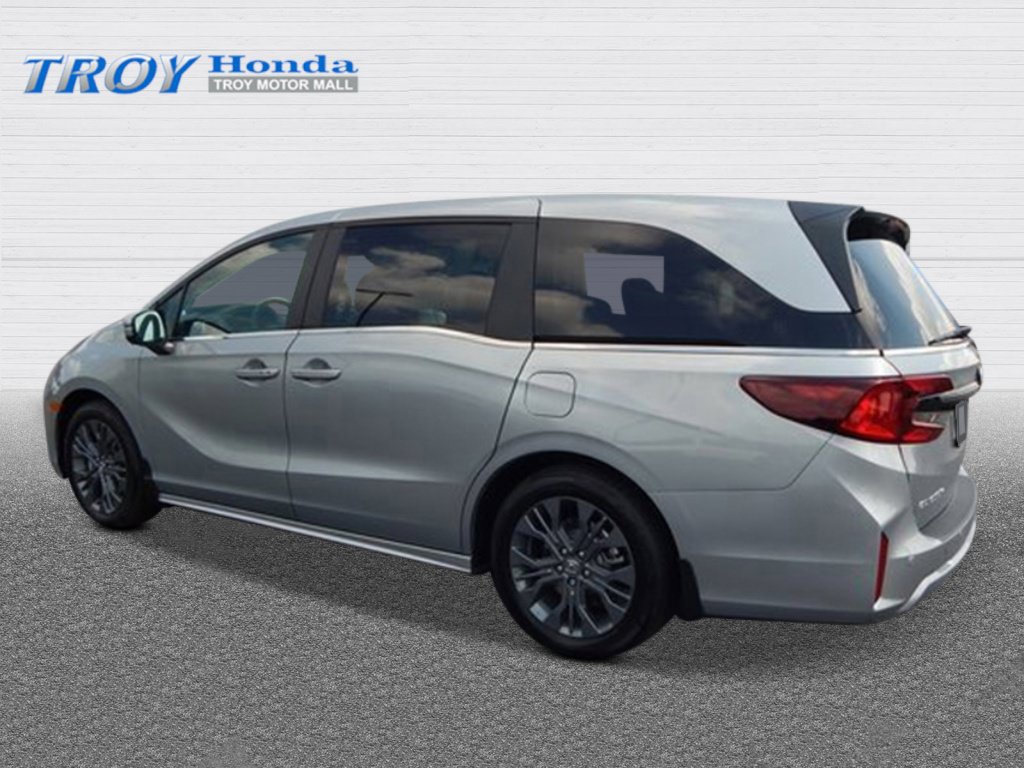 New 2027 Honda Odyssey Touring image 3