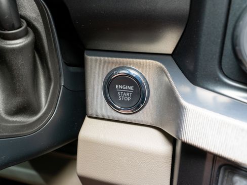 Used 2025 Ford F250 Platinum w/ Platinum Plus Package image 40