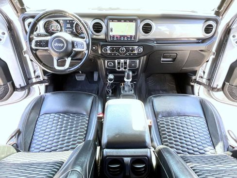 Used 2021 Jeep Gladiator Overland AWD/4WD image 12