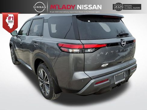 New 2026 Nissan Pathfinder Platinum image 5