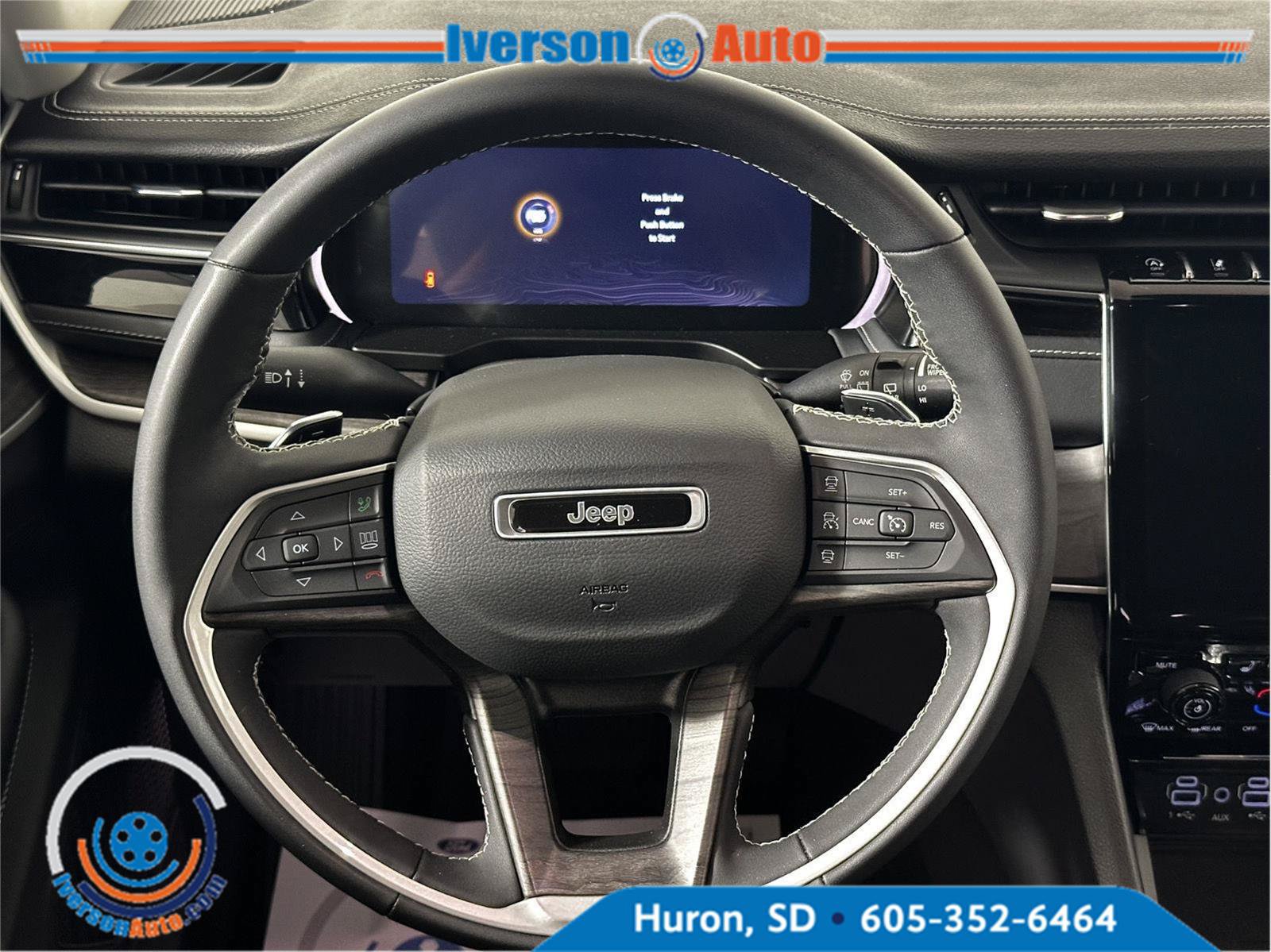 Used 2023 Jeep Grand Cherokee Limited w/ Luxury Tech Group II AWD/4WD image 14