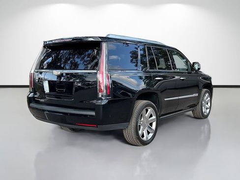 Used 2019 Cadillac Escalade Premium Luxury image 3