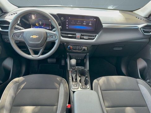 Used 2025 Chevrolet TrailBlazer LS w/ LS Convenience Package FWD image 16
