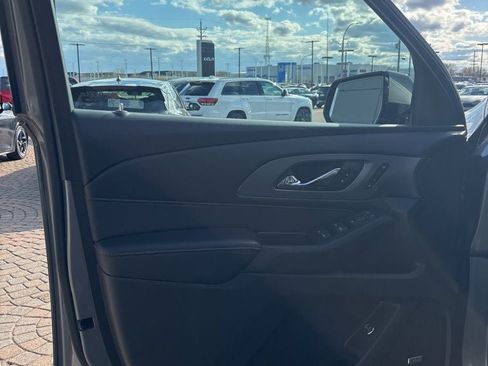 Used 2019 Chevrolet Traverse Premier AWD/4WD image 11