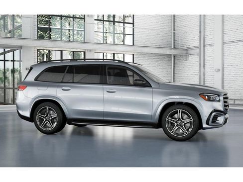 Used 2025 Mercedes-Benz GLS 450 4MATIC image 14