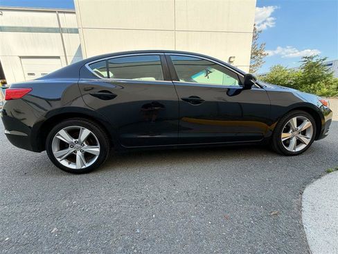 Used 2013 Acura ILX w/ Premium Package FWD image 20