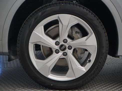 Used 2025 Audi Q5 2.0T Premium Plus w/ Premium Plus Package AWD/4WD image 2