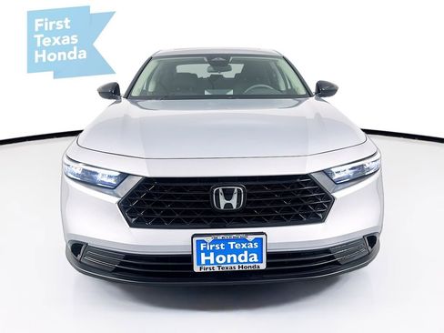 Certified 2025 Honda Accord SE image 2
