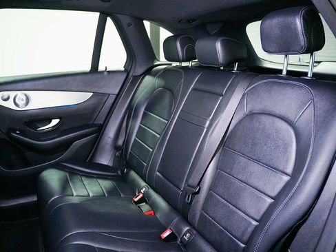 Used 2019 Mercedes-Benz GLC 300 4MATIC image 19